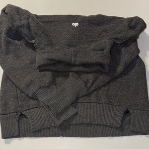 ALO Yoga Charcoal Sweatshirt w/ thunb holes
